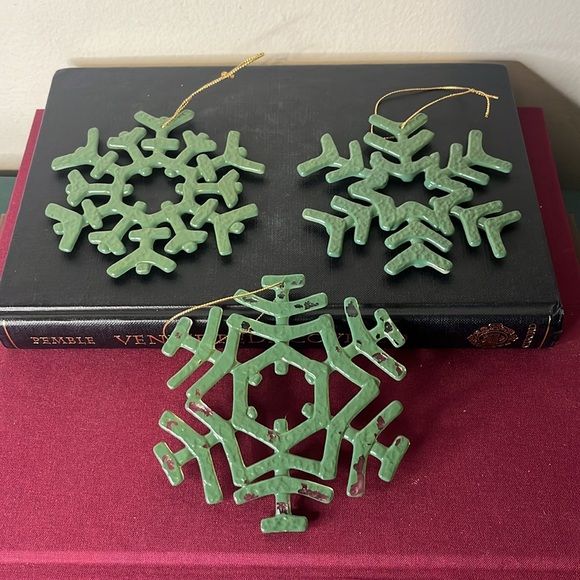 Restoration Hardware Glass 12 Point Winter Blue Snowflake Rare Ornaments Set 3 - Picture 5 of 6